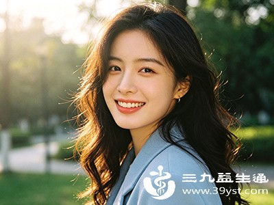 虎牙能保护前方的门牙和后方的磨牙,减少咬合创伤 虎牙能保护前方的门牙和后方的磨牙,减少咬合创伤
