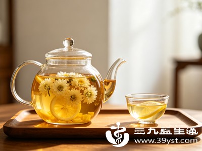 日常工作疲惫、心情烦躁、压力过大时,饮用一杯温热的菊花柠檬茶,可快速舒缓紧绷神经、平复烦躁情绪,起到放松身心、缓解疲劳的作用 日常工作疲惫、心情烦躁、压力过大时,饮用一杯温热的菊花柠檬茶,可快速舒缓紧绷神经、平复烦躁情绪,起到放松身心、缓解疲劳的作用