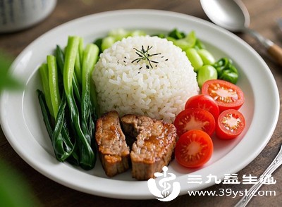 长期节食减肥、饮食单一、挑食偏食,会导致身体缺乏维生素B族、铁、锌、铜等微量元素,这些物质是合成黑色素的关键 长期节食减肥、饮食单一、挑食偏食,会导致身体缺乏维生素B族、铁、锌、铜等微量元素,这些物质是合成黑色素的关键