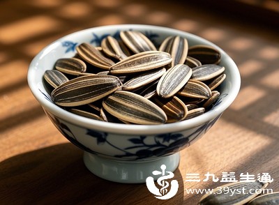 瓜子虽小,营养却较为丰富,合理食用能为身体提供多种有益成分 瓜子虽小,营养却较为丰富,合理食用能为身体提供多种有益成分