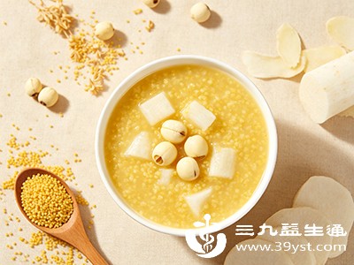 选择清淡、质地软烂、易消化的食物，减轻胃部消化压力