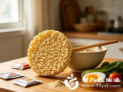 泡面可以作为偶尔的“应急餐”，不建议连续多餐食用