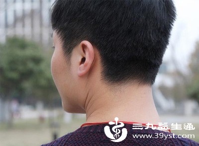 一个动作让脑血管“压力山大”！你可能天天都在重复