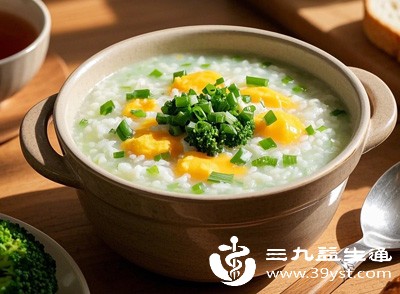 蔬菜粥（大米40g+菠菜50g，菠菜煮烂切碎）