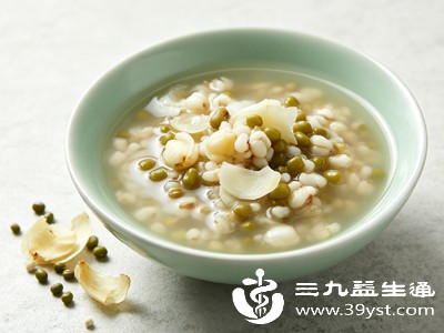 薏米百合绿豆汤:清湿热祛痘,适合出油长痘体质 薏米百合绿豆汤:清湿热祛痘,适合出油长痘体质