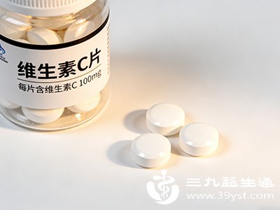维生素C虽为水溶性维生素，但随餐服用或餐后立即服用