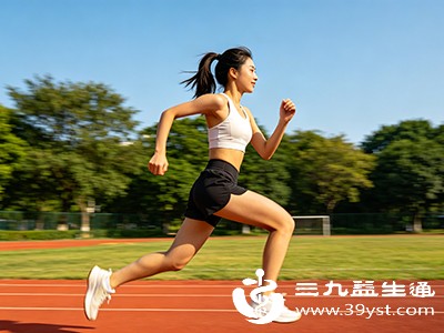 跑步后身体出现水分潴留也是导致体重暂时性增加的常见原因 跑步后身体出现水分潴留也是导致体重暂时性增加的常见原因