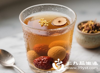 红枣、桂圆、山楂、红糖等,可煮成红枣桂圆茶、山楂水、红糖姜茶饮用(注意适量,红糖饮用不宜超过7天,避免导致出血量增多) 红枣、桂圆、山楂、红糖等,可煮成红枣桂圆茶、山楂水、红糖姜茶饮用(注意适量,红糖饮用不宜超过7天,避免导致出血量增多)