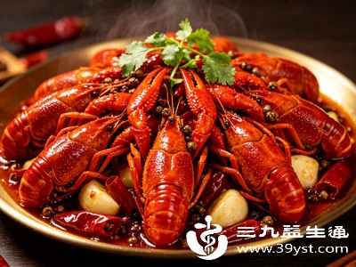 烹饪小龙虾时,必须保证高温加热至完全熟透,通常水沸后持续煮15-20分钟以上,确保虾身变红、虾肉紧实 烹饪小龙虾时,必须保证高温加热至完全熟透,通常水沸后持续煮15-20分钟以上,确保虾身变红、虾肉紧实