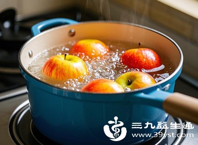 很多人吃水煮苹果不瘦反胖,都是陷入了食用误区 很多人吃水煮苹果不瘦反胖,都是陷入了食用误区