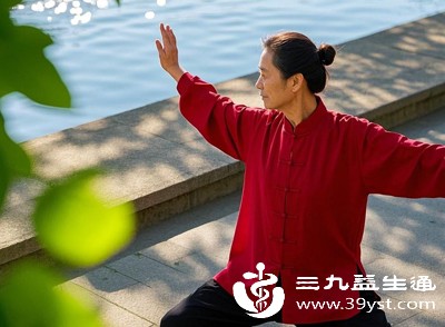 日常可适度做慢走、八段锦等温和运动,增强心肺功能,改善气血循环 日常可适度做慢走、八段锦等温和运动,增强心肺功能,改善气血循环