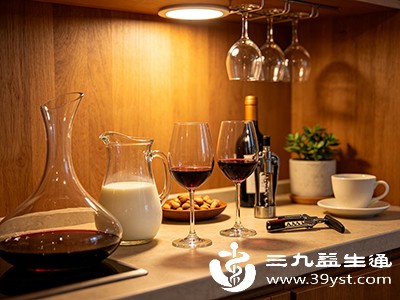 牛奶和酒混合饮用时,其成分会在体内发生一系列反应 牛奶和酒混合饮用时,其成分会在体内发生一系列反应