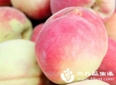 夏季可选择西瓜、桃子
