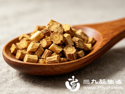柴胡本身归肝、胆、肺经,经醋炮制后,其药性更侧重于肝经,能增强疏肝解郁、行气止痛的功效 柴胡本身归肝、胆、肺经,经醋炮制后,其药性更侧重于肝经,能增强疏肝解郁、行气止痛的功效