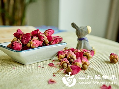 玫瑰花性温,味甘微苦,能行气解郁、和血止痛 玫瑰花性温,味甘微苦,能行气解郁、和血止痛