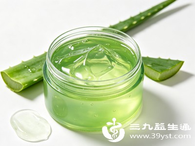 芦荟不仅能解决表层肌肤问题,还能温和修护受损的皮肤屏障 芦荟不仅能解决表层肌肤问题,还能温和修护受损的皮肤屏障