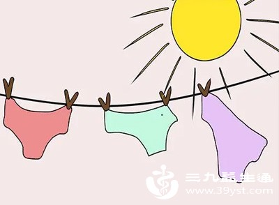 内裤尽量选择阳光暴晒，利用紫外线杀菌除潮