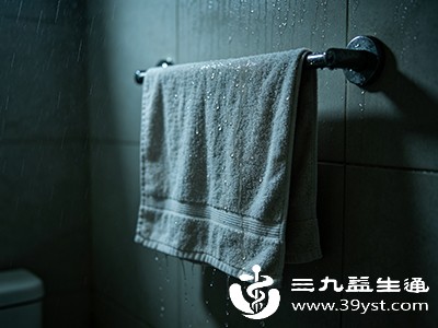 一到换季手指缝就长水泡？又痒又难受？多半和这些习惯有关 看完避坑