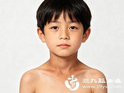 别再盲目搓洗了 孩子脖子顽固发黑这样调理轻松消退