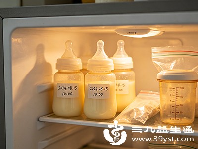 解冻是冷冻母乳喂养的第一步 解冻是冷冻母乳喂养的第一步