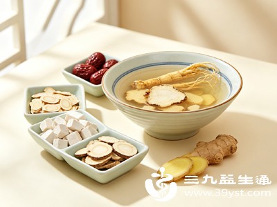 四君子汤中的人参、白术偏温燥温补,湿热体质者饮用后,会进一步助长体内热气,与湿气交织形成湿热淤积,导致上火反复、痘痘频发、身体燥热不适 四君子汤中的人参、白术偏温燥温补,湿热体质者饮用后,会进一步助长体内热气,与湿气交织形成湿热淤积,导致上火反复、痘痘频发、身体燥热不适