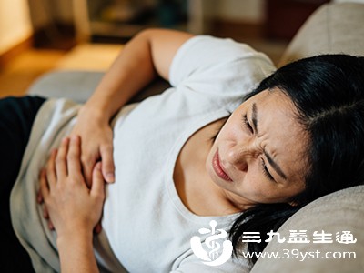 如果小腹坠胀持续时间较长、程度较重，或伴随异常分泌物、月经紊乱等症状