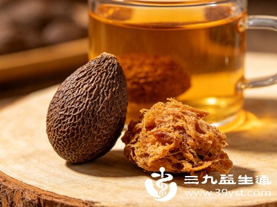 有些人为了让胖大海的味道更浓、效果更好,会延长浸泡时间,甚至泡上几个小时 有些人为了让胖大海的味道更浓、效果更好,会延长浸泡时间,甚至泡上几个小时