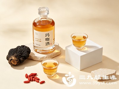 从食疗角度来说，玛咖性质偏温，搭配白酒，适合体质虚寒人群