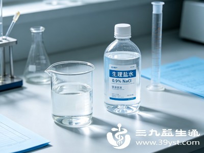 日常轻微擦伤、磕碰造成表皮破损，很多人第一时间用自来水冲洗，自来水含有杂质，容易引发刺激