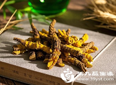 黄连性寒,味苦,归心、脾、胃、肝、胆、大肠经,其核心药性为清热燥湿、泻火解毒 黄连性寒,味苦,归心、脾、胃、肝、胆、大肠经,其核心药性为清热燥湿、泻火解毒