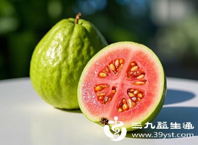 避免过量食用,芭乐、龙眼、枣子含糖量不低,过量摄入糖分,会引发糖化反应,反而破坏皮肤胶原蛋白,导致皮肤发黄松弛 避免过量食用,芭乐、龙眼、枣子含糖量不低,过量摄入糖分,会引发糖化反应,反而破坏皮肤胶原蛋白,导致皮肤发黄松弛