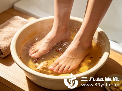 花椒有天然抑菌的作用,生姜也能辅助改善足部微循环 花椒有天然抑菌的作用,生姜也能辅助改善足部微循环