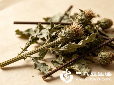 小蓟的使用方式包括内服和外用，不同的使用方式对应不同的处理方法