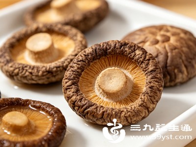 别再被“食物相克”误导 香菇的正确搭配与禁忌 一篇说清楚