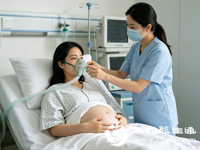 首先禁止高浓度、大流量长时间吸氧,这是孕期吸氧最大误区 首先禁止高浓度、大流量长时间吸氧,这是孕期吸氧最大误区