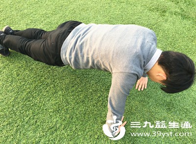 建议每周训练3-5天,避免三天打鱼两天晒网 建议每周训练3-5天,避免三天打鱼两天晒网