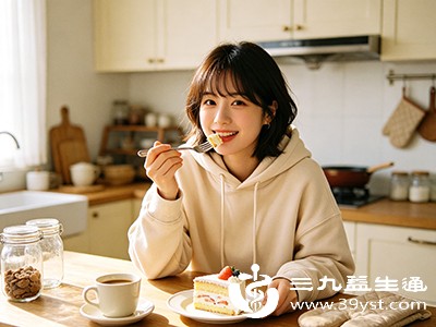 如果长期摄入高糖食物，皮肤的糖化损伤会逐渐累积，让皮肤状态比同龄人更显老态