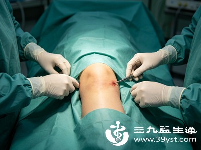 部分人还会出现双腿不对称、局部凹陷等问题,需要二次修复手术,再次承受创伤和风险 部分人还会出现双腿不对称、局部凹陷等问题,需要二次修复手术,再次承受创伤和风险