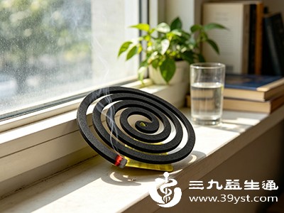 夏季或潮湿季节可使用驱虫剂、蚊香等，但注意避免将驱虫产品直接对着耳朵使用