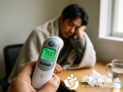 若发现体温为35.5℃,首先应排查环境因素,及时增添衣物,转移至温暖干燥的环境中 若发现体温为35.5℃,首先应排查环境因素,及时增添衣物,转移至温暖干燥的环境中