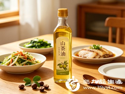 对于经常烫染导致的头发受损，定期用山茶油护理，可使头发变得柔顺有光泽