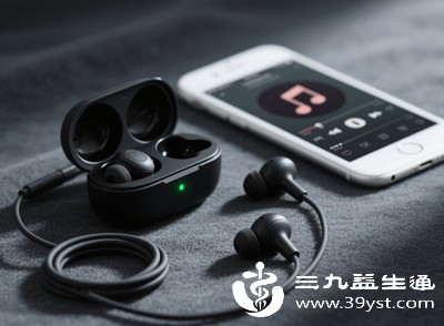 入耳式耳机佩戴时会堵塞耳道，导致耳道内空气流通不畅，汗液、皮脂无法正常排出，湿度和温度升高