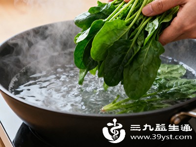 烹饪时可采用“焯水去钾”法处理高钾蔬菜，减少食物中的钾含量
