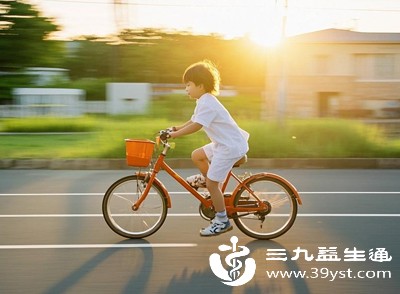 运动对孩子生长有利,但过量运动反而适得其反 运动对孩子生长有利,但过量运动反而适得其反