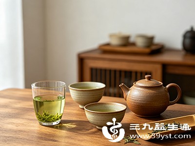 绿茶富含茶多酚和维生素C,口感清新爽口 绿茶富含茶多酚和维生素C,口感清新爽口