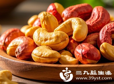 腰果、碧根果、亚麻籽等也含有一定量的维生素E，每100克含量在5-15毫克