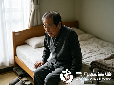 随着年龄增长,老年人肠道内乳糖酶活性可能下降,部分老人会出现乳糖不耐受症状 随着年龄增长,老年人肠道内乳糖酶活性可能下降,部分老人会出现乳糖不耐受症状