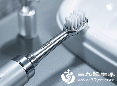 电动牙刷:深度清洁死角,从根源防止发黄 电动牙刷:深度清洁死角,从根源防止发黄