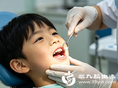 定期进行口腔检查,对牙齿排列不齐、咬合异常等问题及时进行正畸治疗 定期进行口腔检查,对牙齿排列不齐、咬合异常等问题及时进行正畸治疗