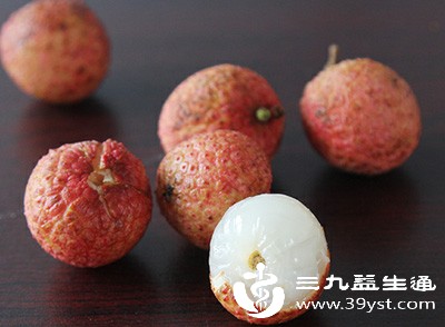 减肥党注意！睡前/加餐别碰这几种水果，热量堪比主食，容易囤脂肪